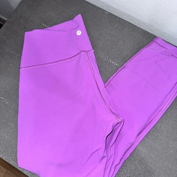 Lululemon MATCHING SET Bubblegum Pink Halter Bra and Leggings Sz 8 - Picture 6 of 9